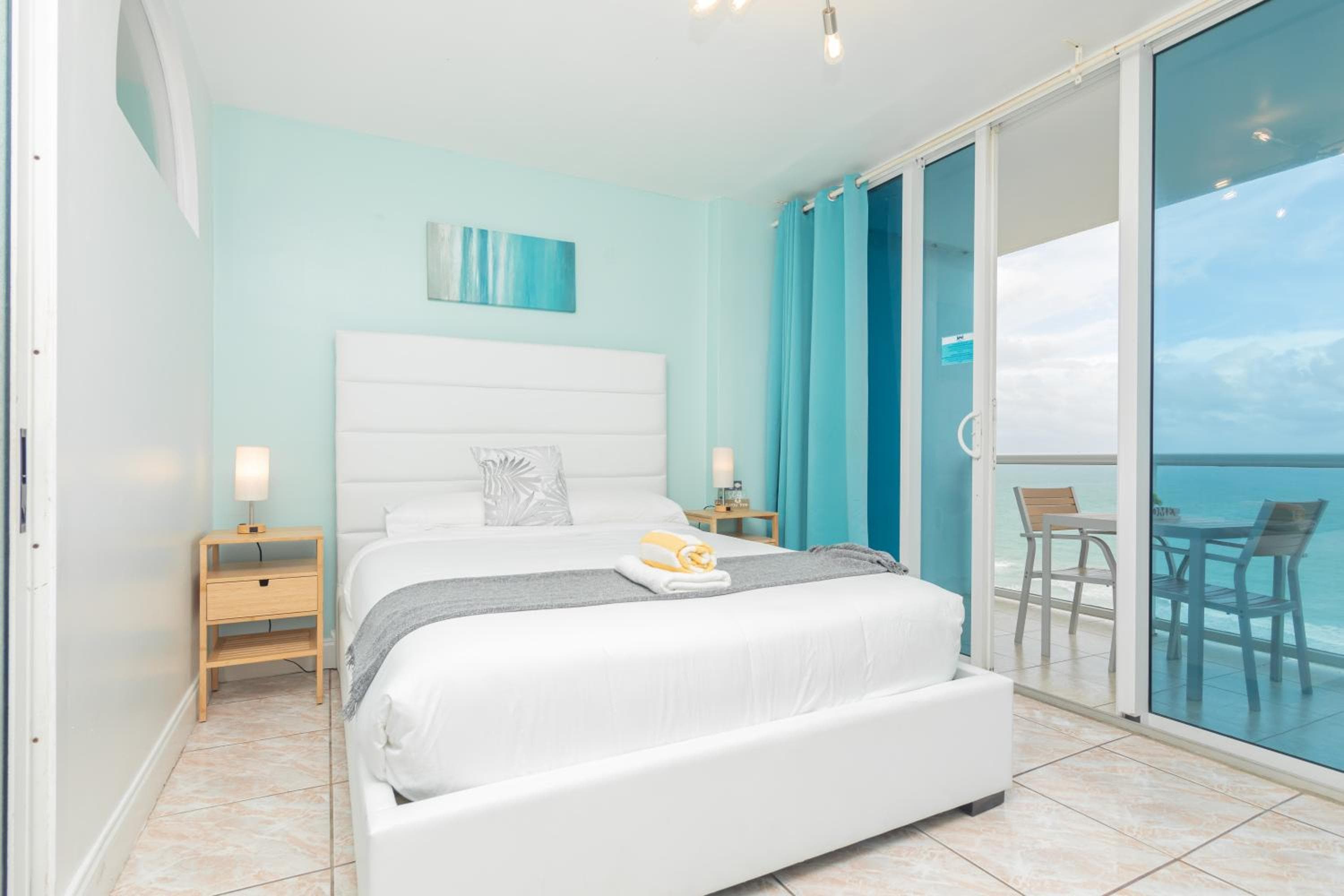 Studio with Balcony room photo