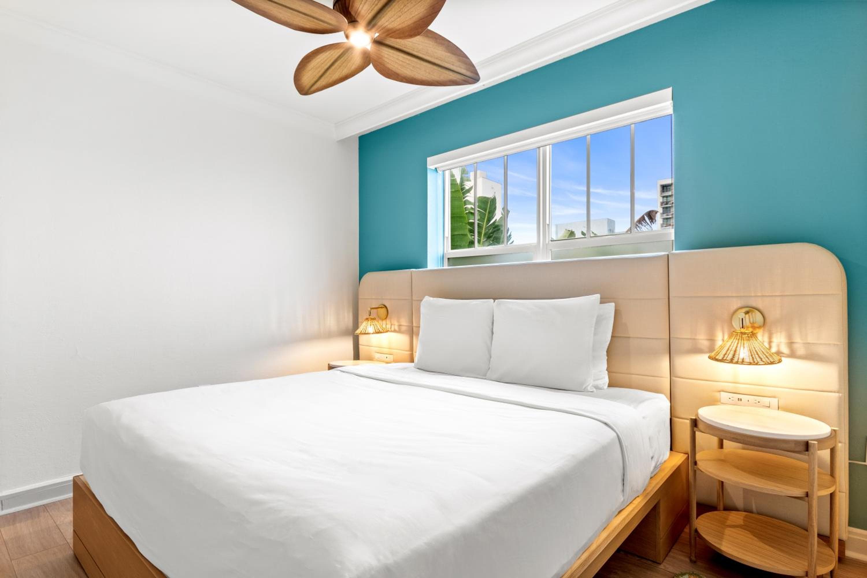 Deluxe King Suite room photo