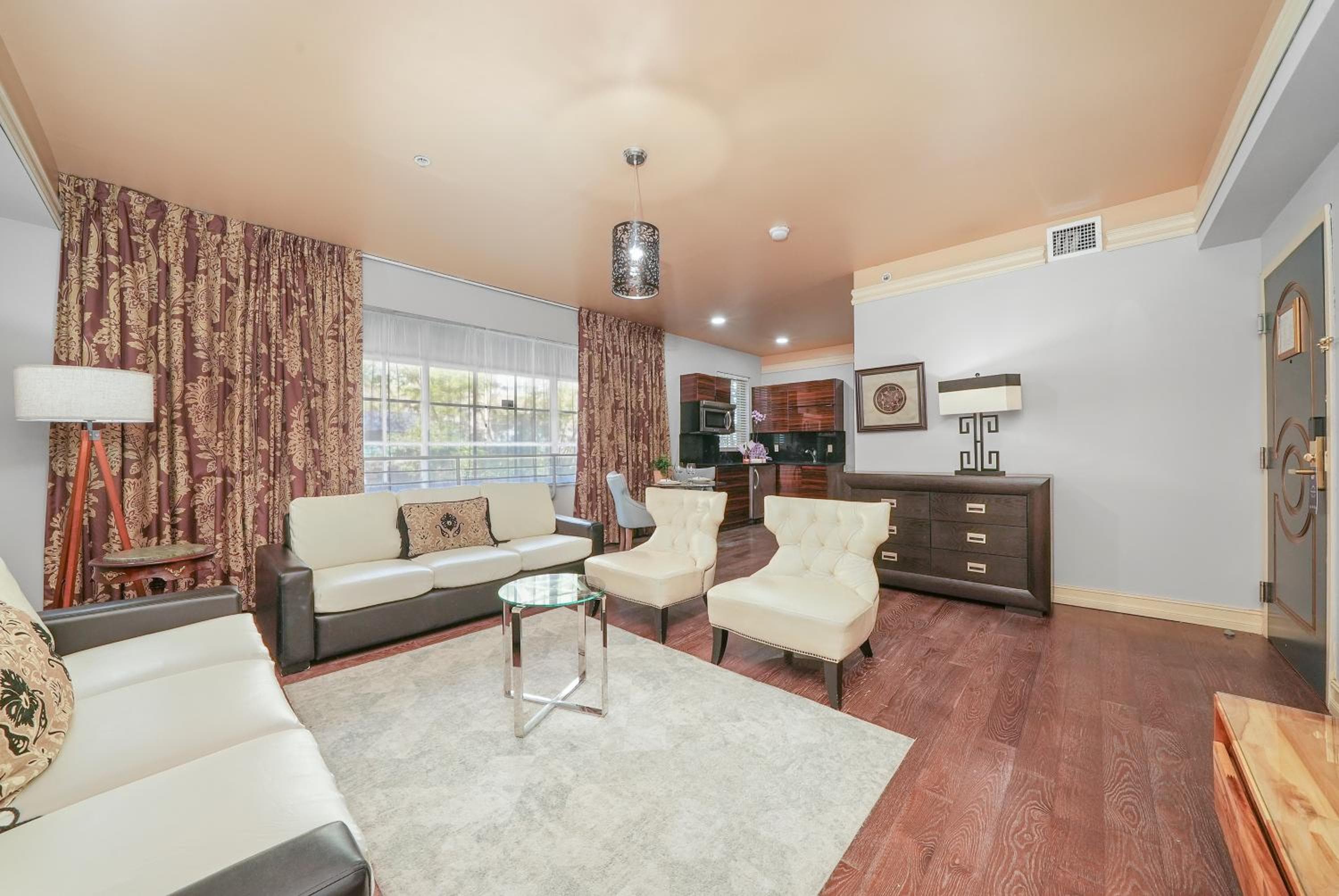 Deluxe One Bedroom Queen Suite room photo