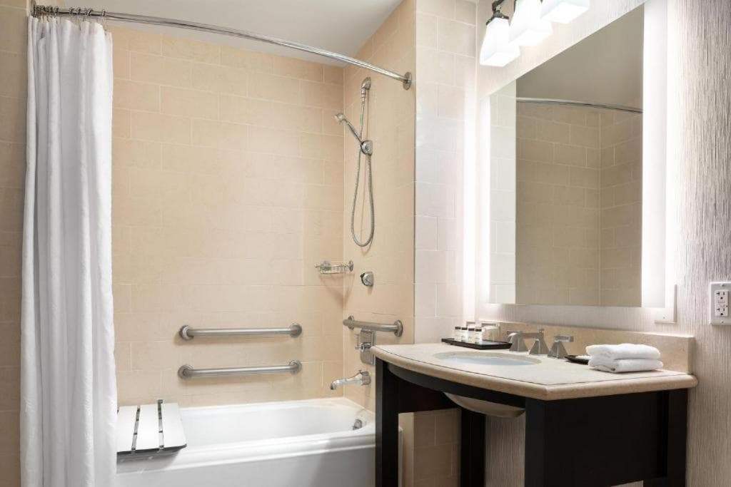 Queen Room with Two Queen Beds - Hearing Accessible room photo