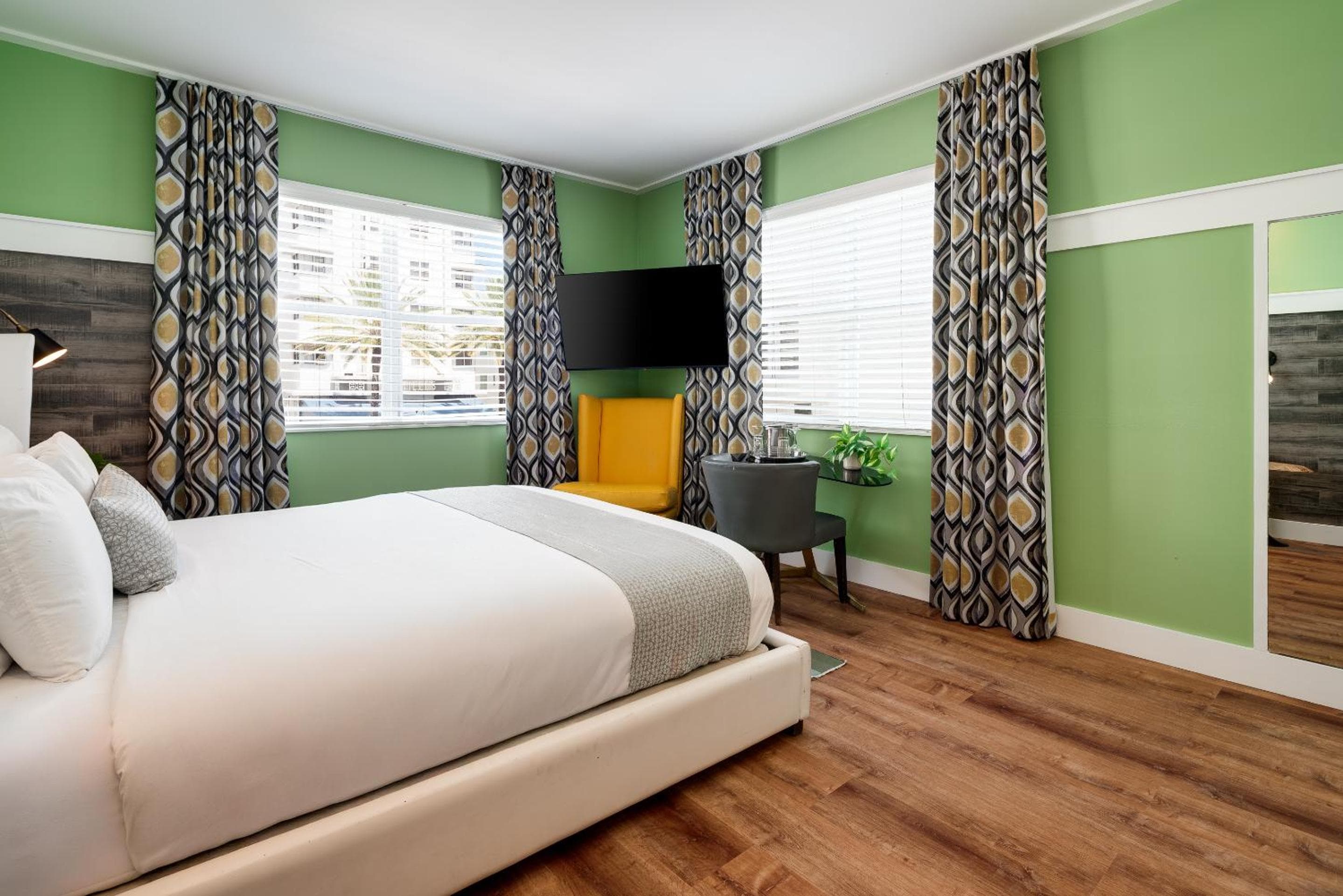 King Bedroom City View room photo