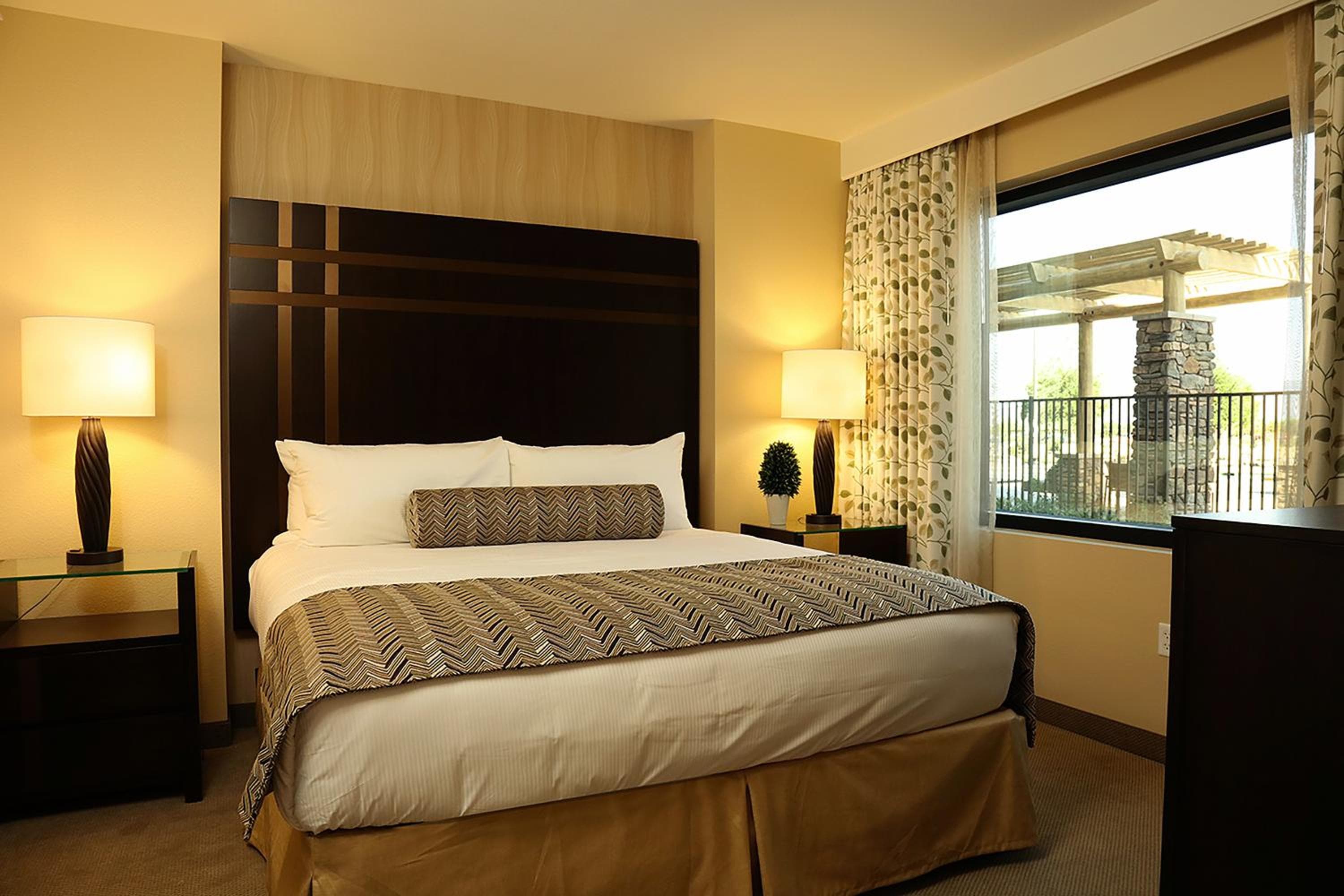 One-Bedroom Suite room photo