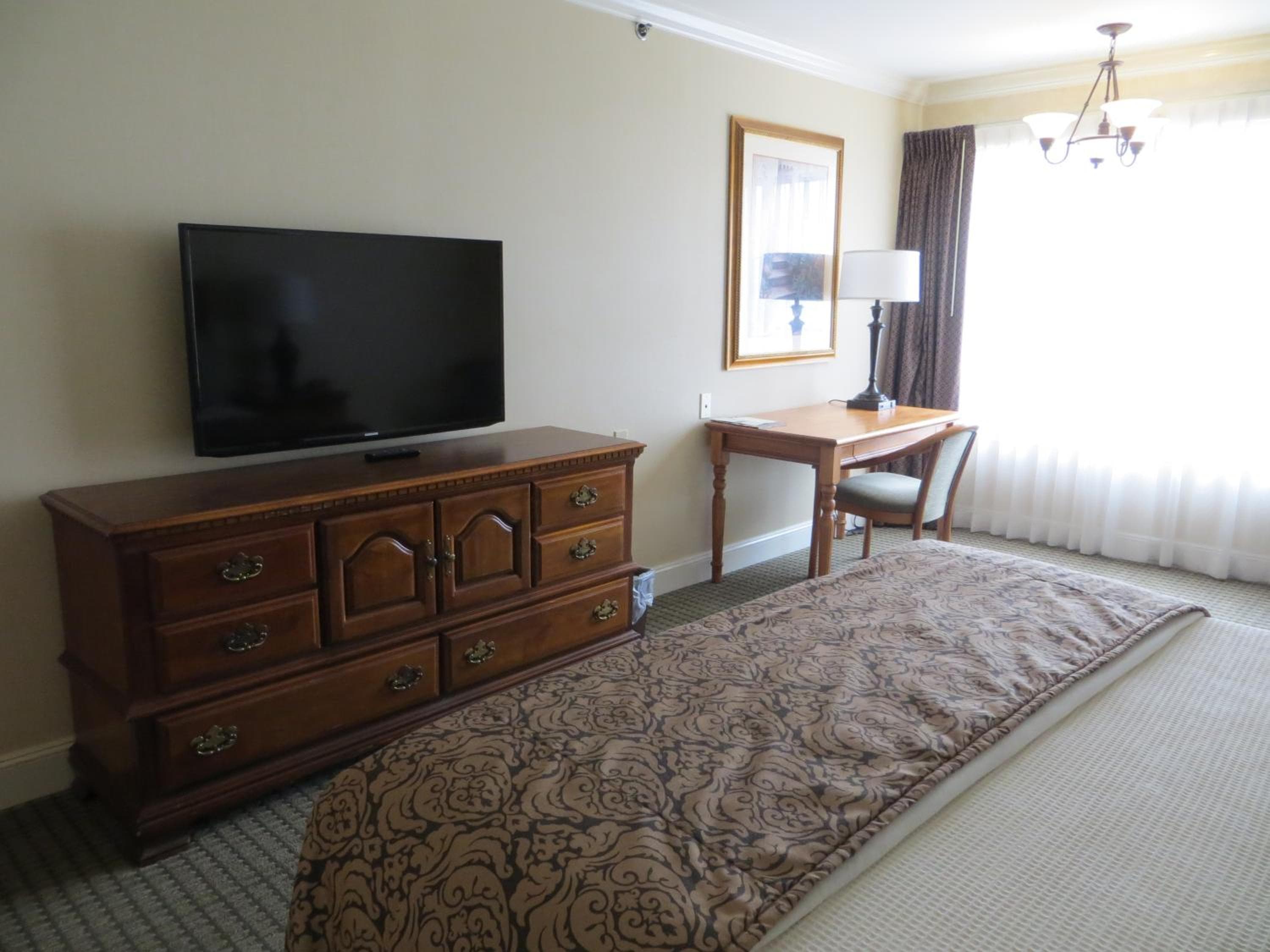 Deluxe King Room room photo