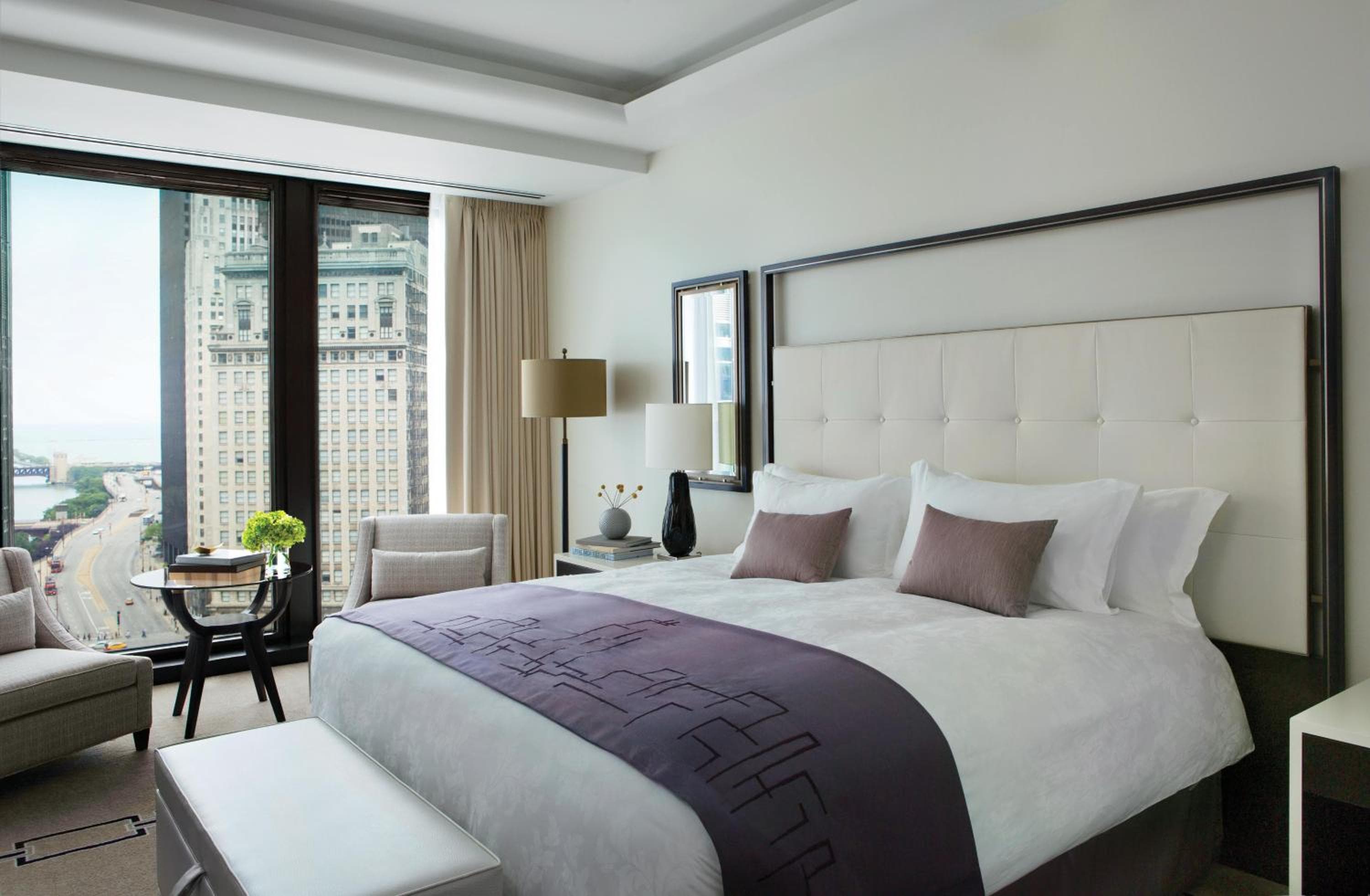 Deluxe King Room room photo