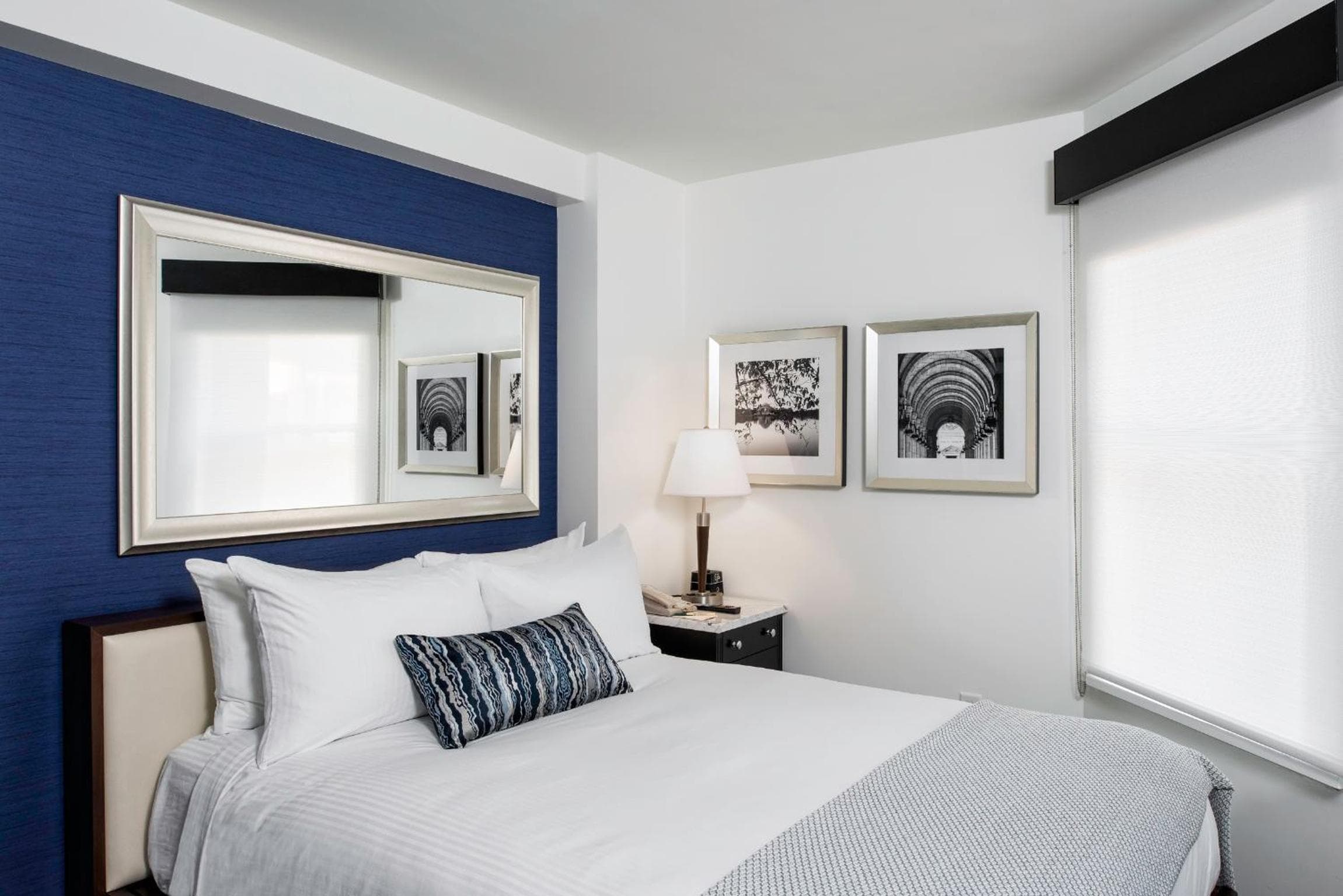 Standard Queen Room with One Queen Bed room photo