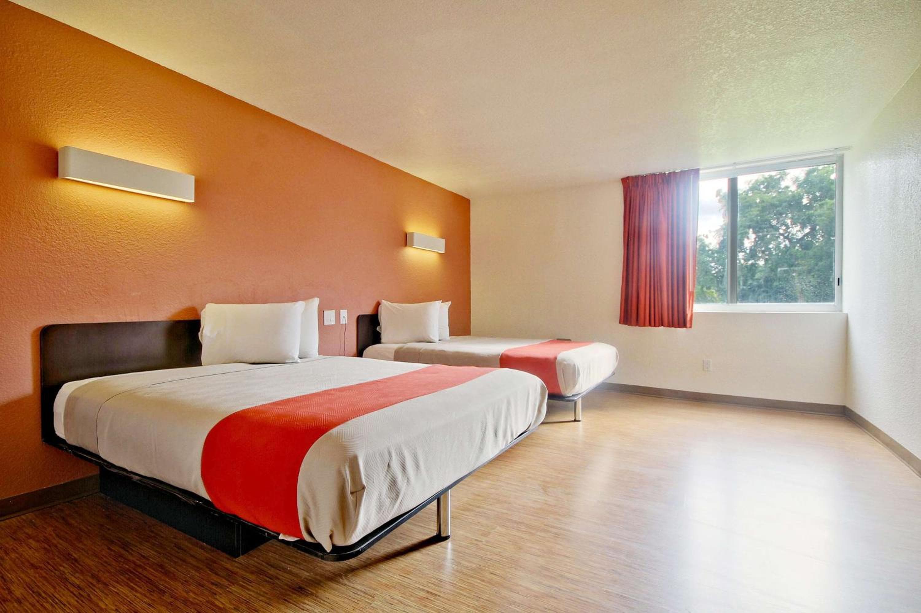 Queen Room with Two Queen Beds - Disability Access - Roll In Shower room photo