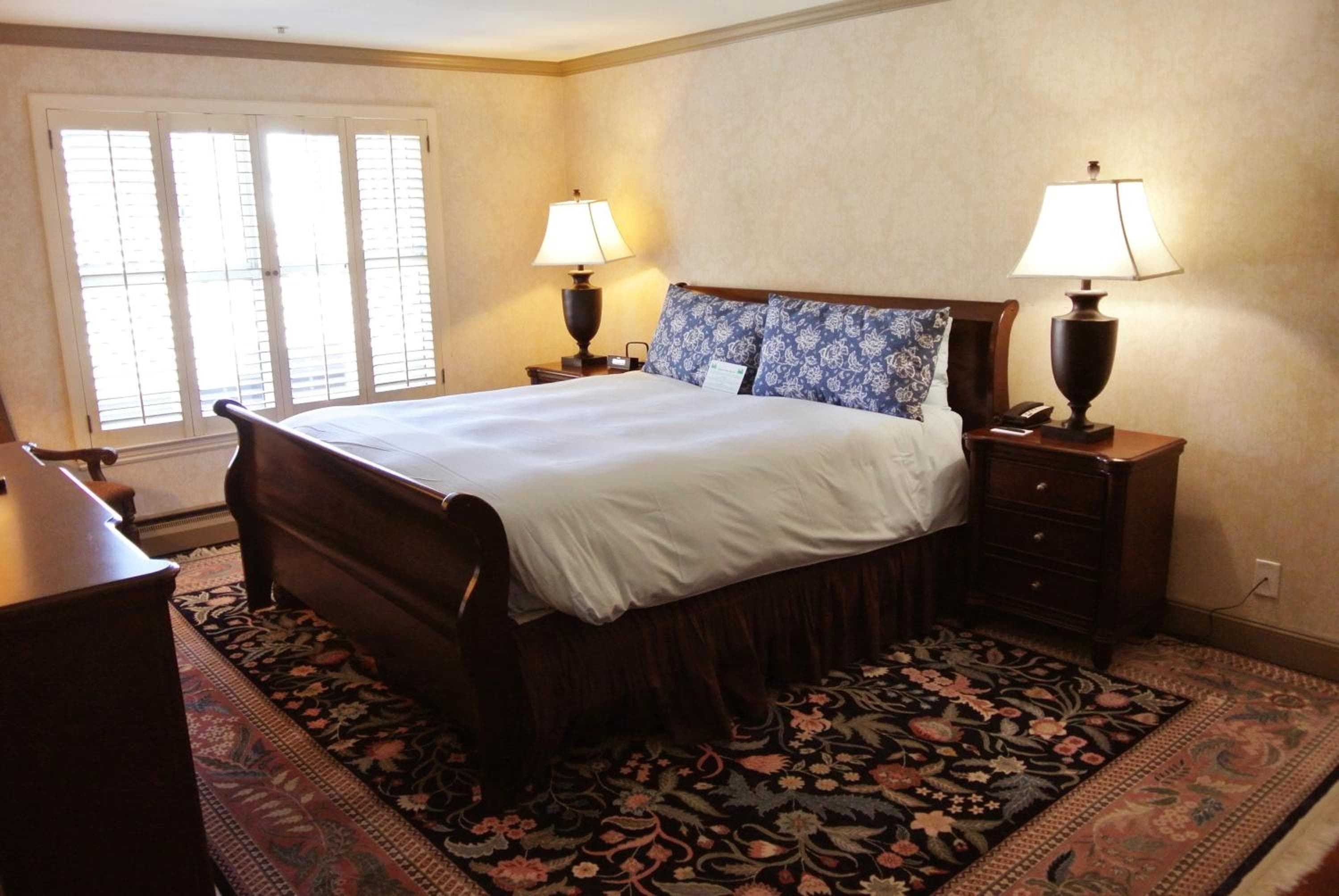 One-Bedroom Suite with King Bed room photo