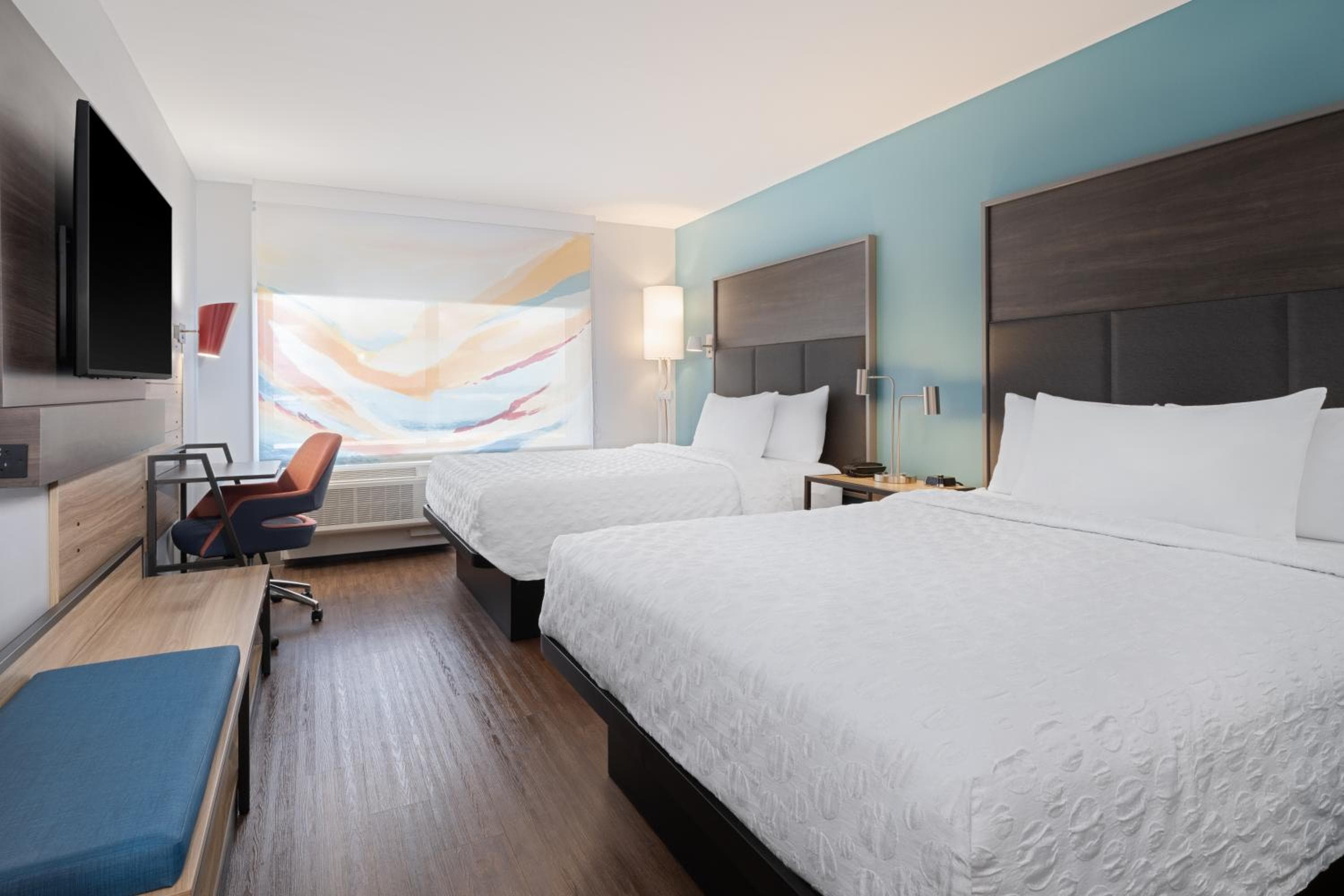 Queen Room with Two Queen Beds and Walk-In Shower room photo