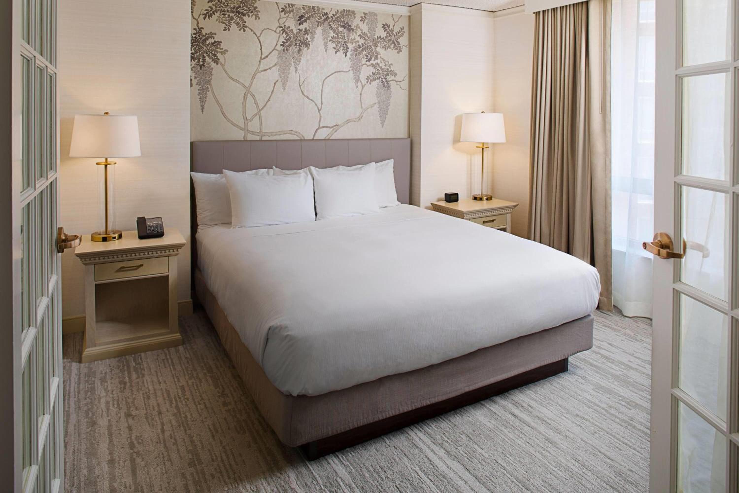 One-Bedroom King Suite - Non-Smoking room photo