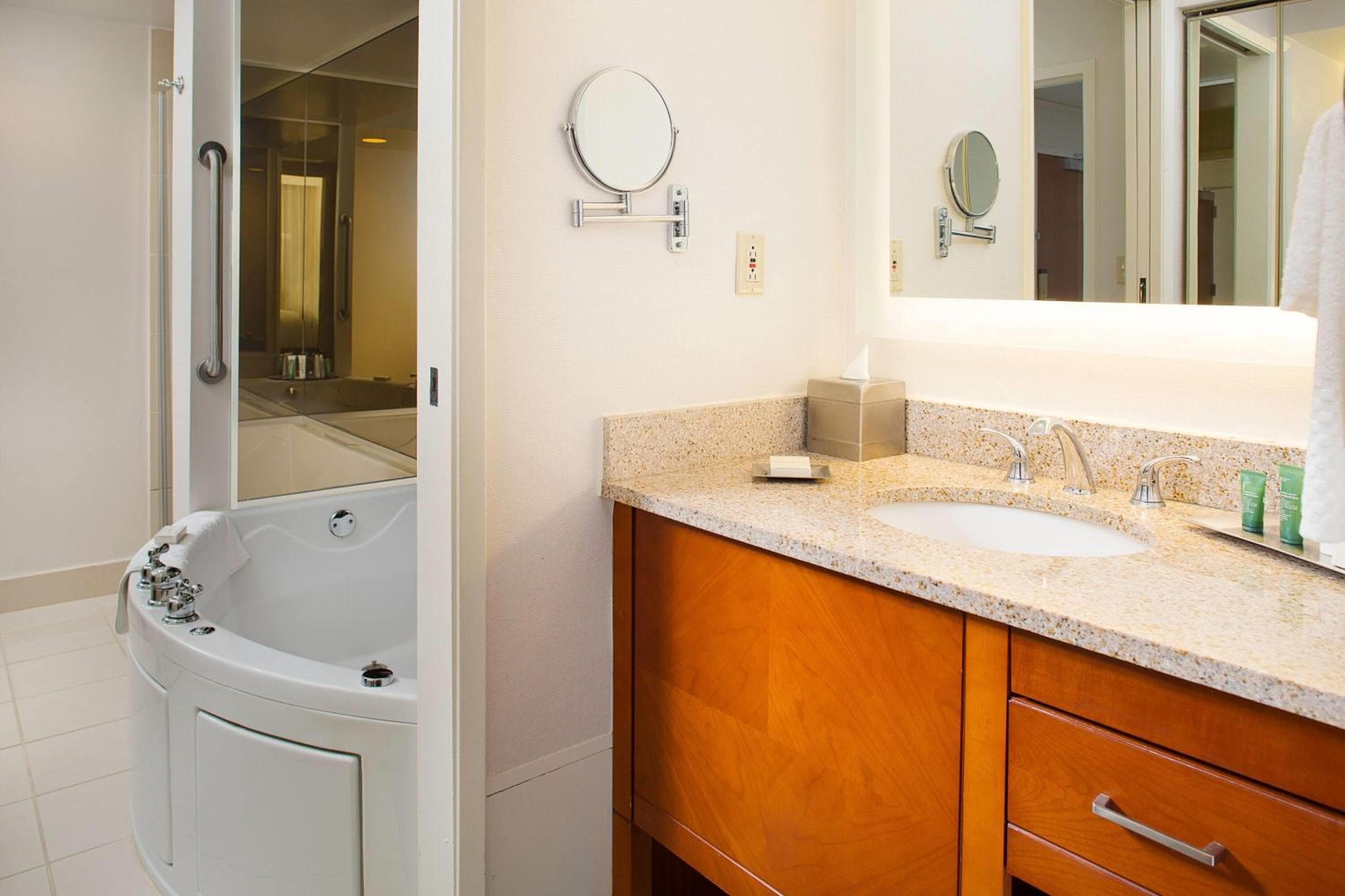 One-Bedroom Double Suite - Executive Floor/Non-Smoking room photo