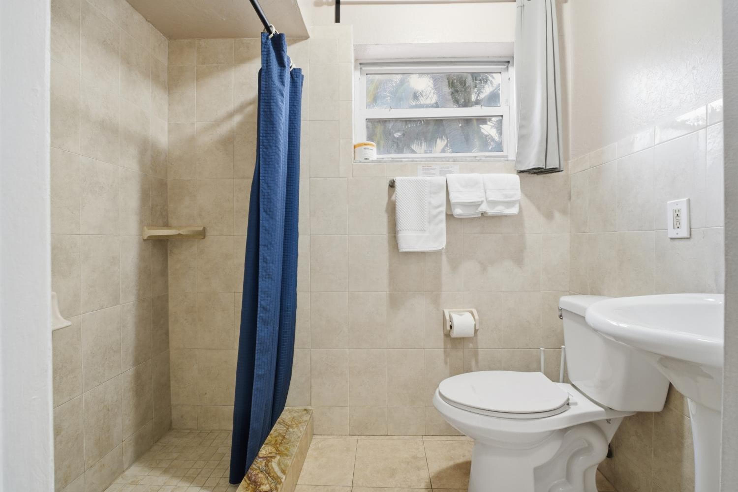 Deluxe Double Room with Side Sea View room photo