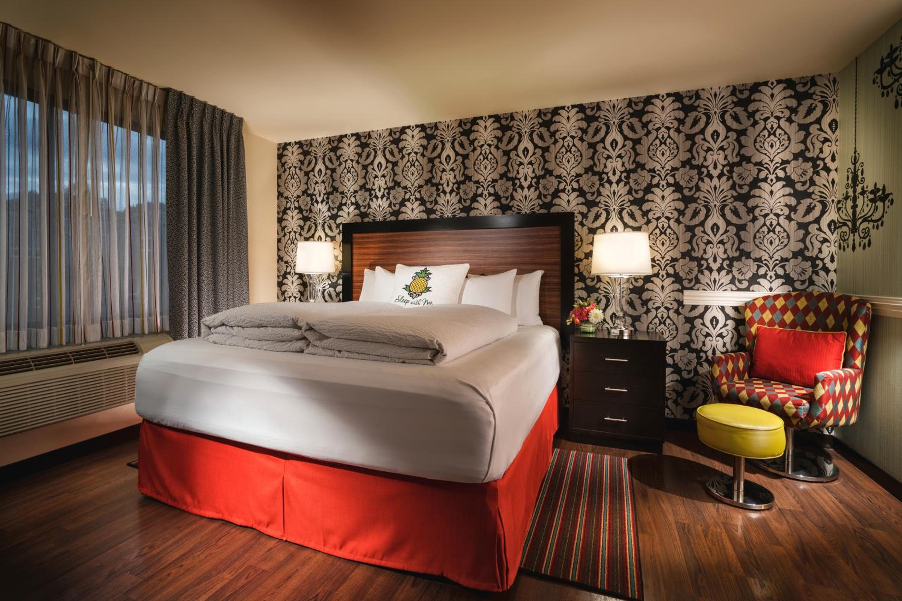 Aria King room photo