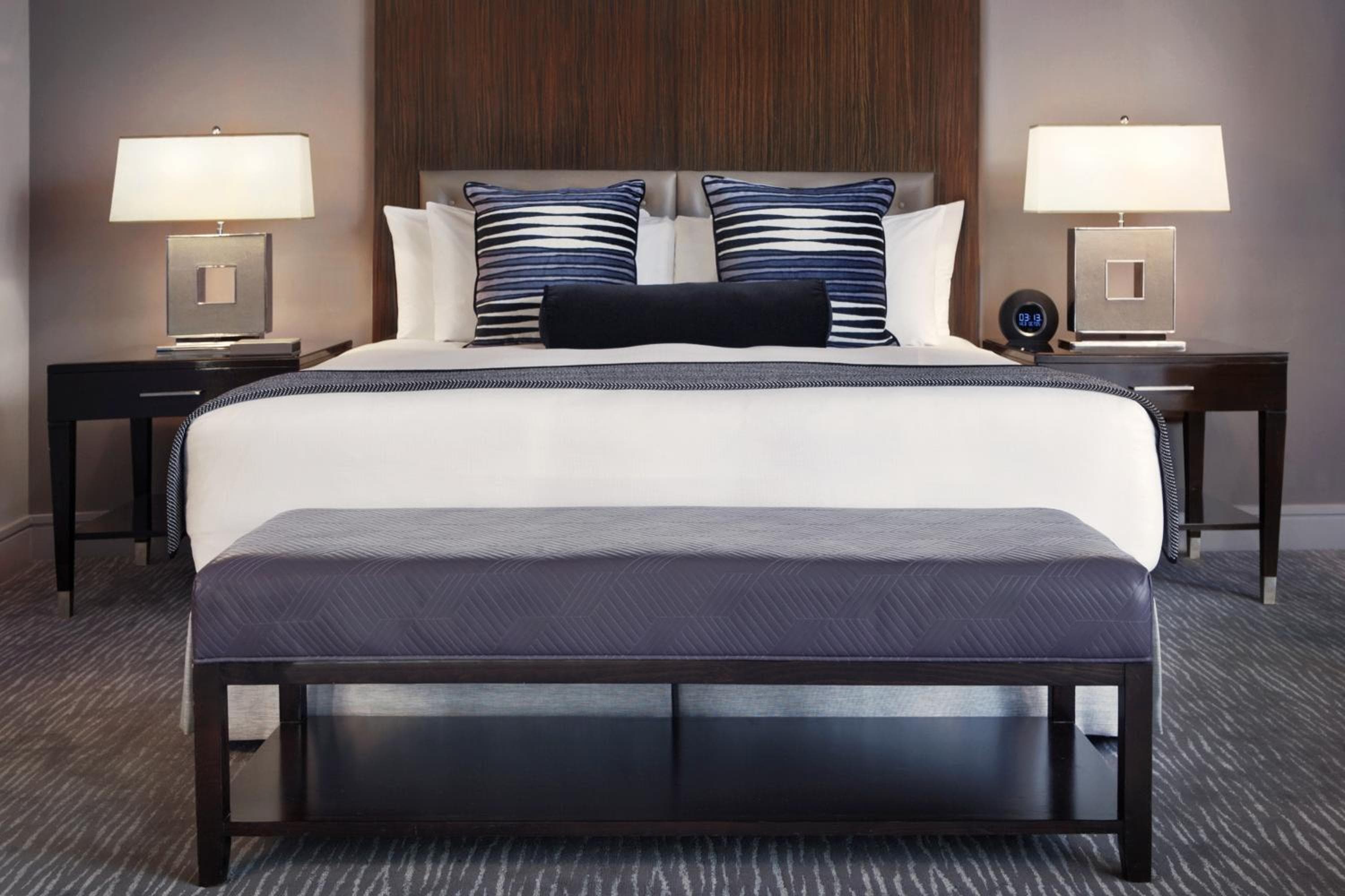Superior King Room room photo