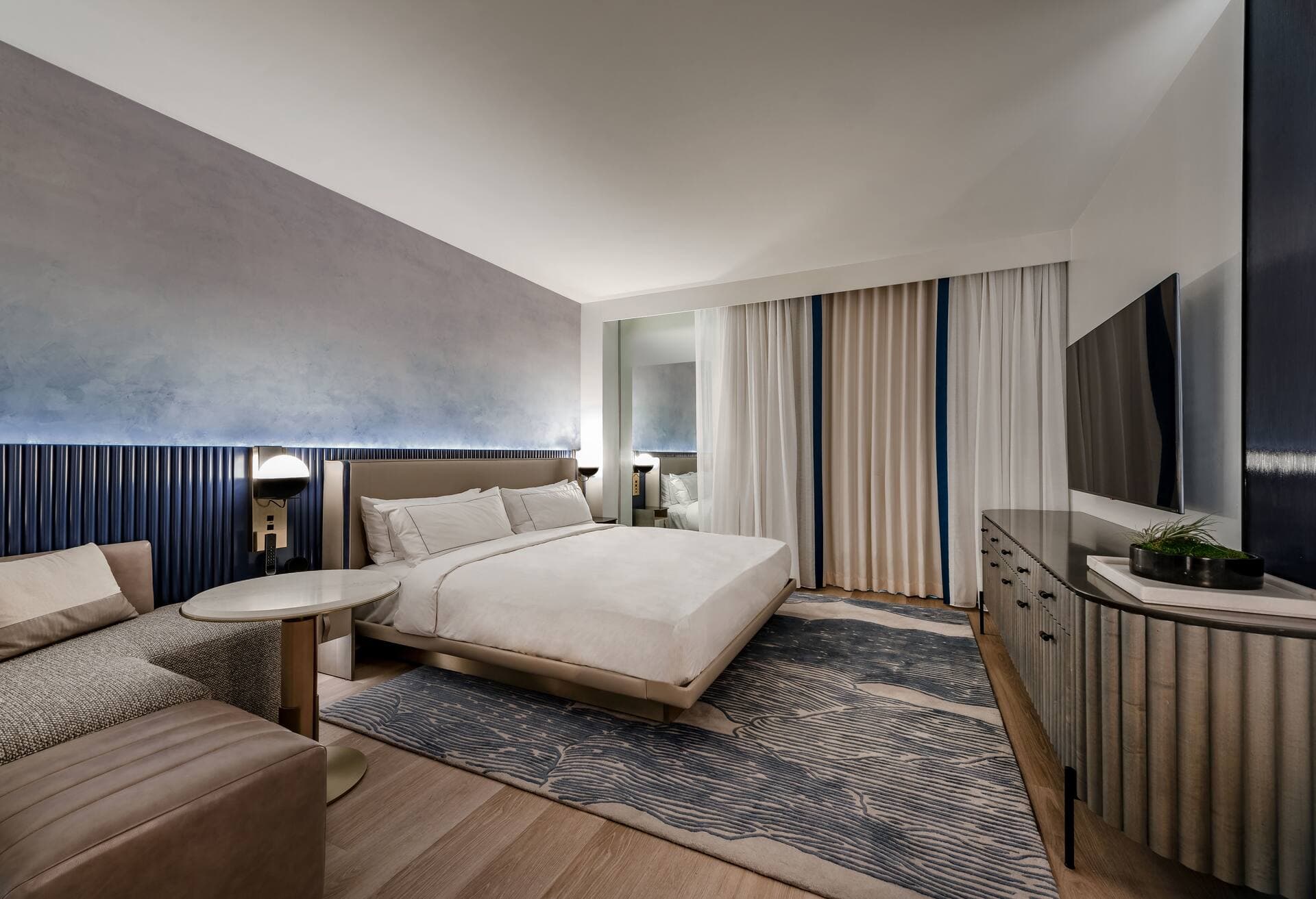 1 King Bed Hearing Accessible room photo