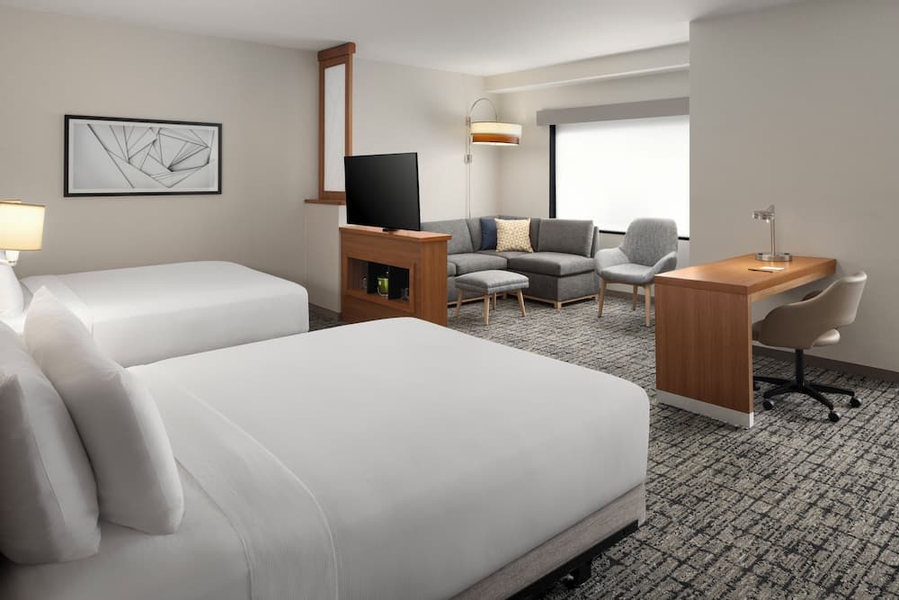 Accessible 2 Queens room photo