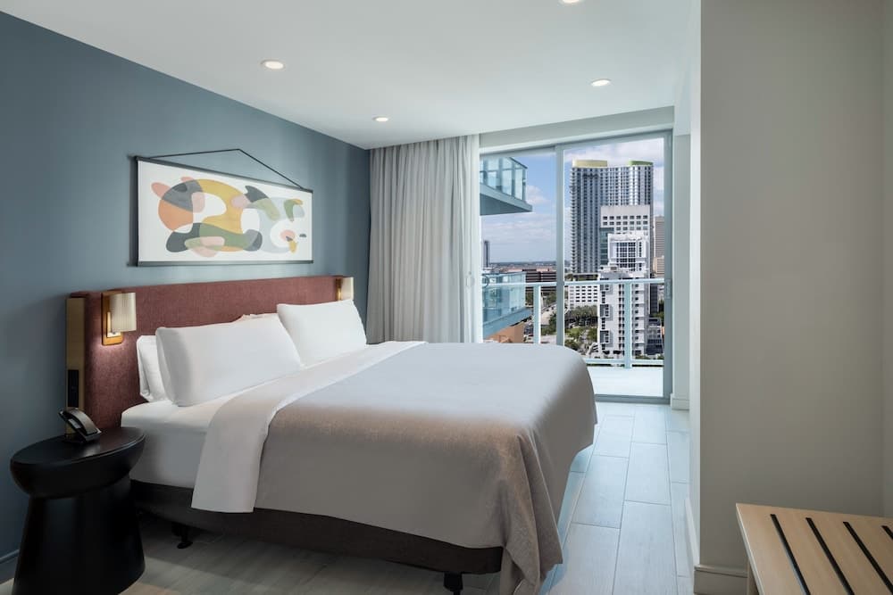 Suite, 1 Bedroom, Balcony (High Floor) room photo