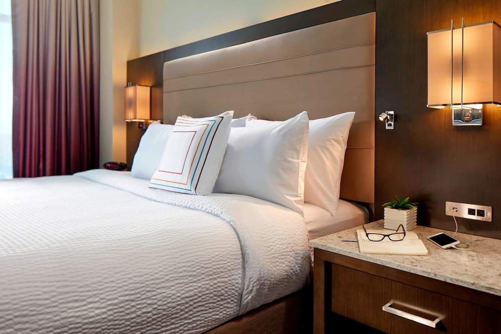 Suite, 1 Bedroom room photo