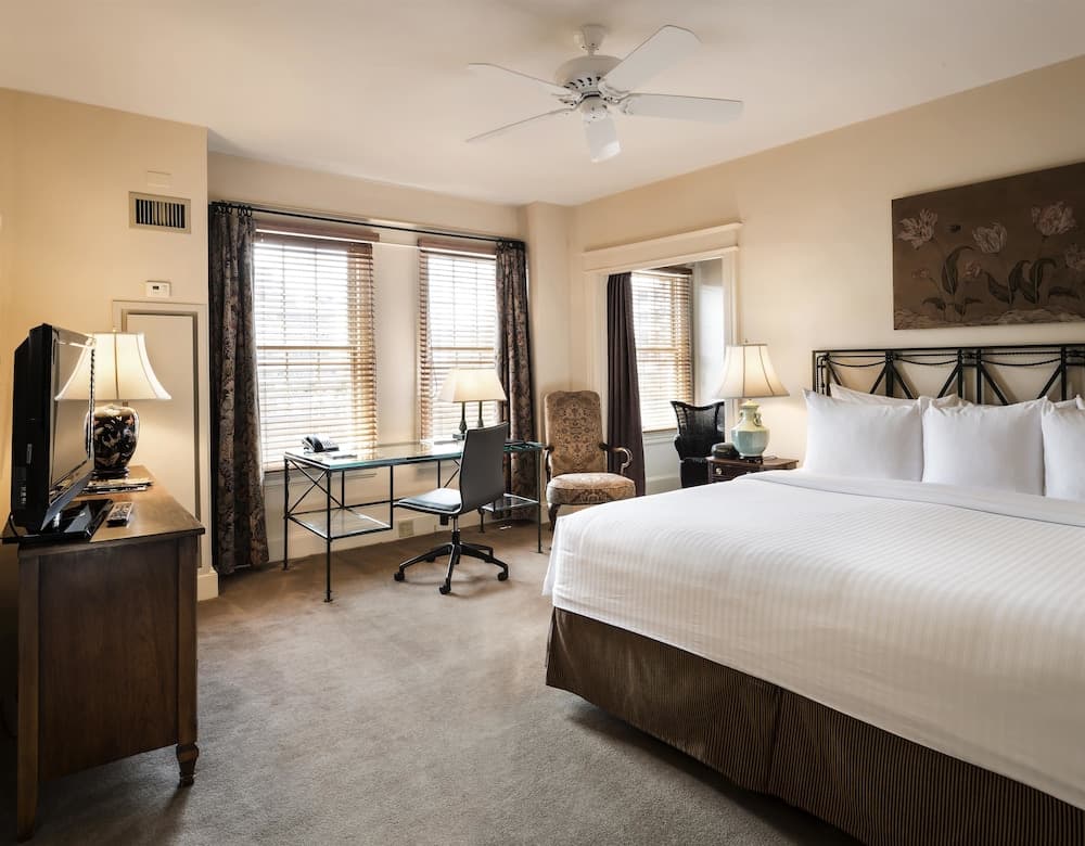 Executive Room, 1 King Bed room photo