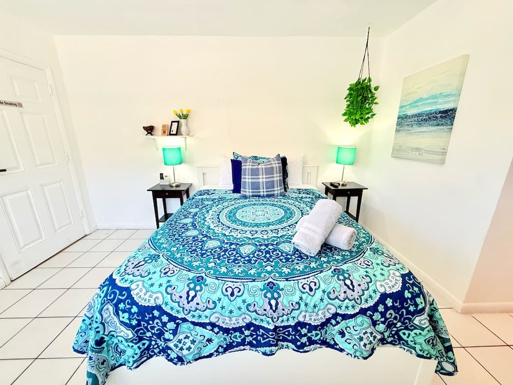 Studio, 1 Queen Bed, Kitchen room photo