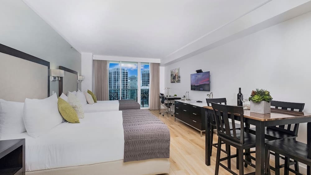 Deluxe Studio, 2 Queen Beds, Balcony, Partial Ocean View1109 room photo