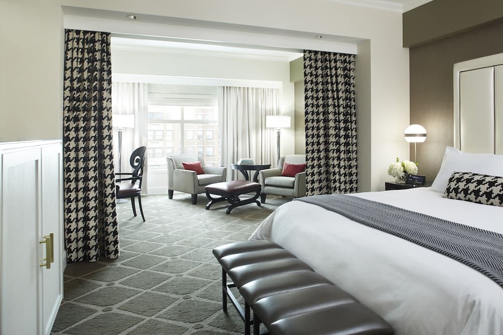 Room, 1 King Bed (Commonwealth) room photo