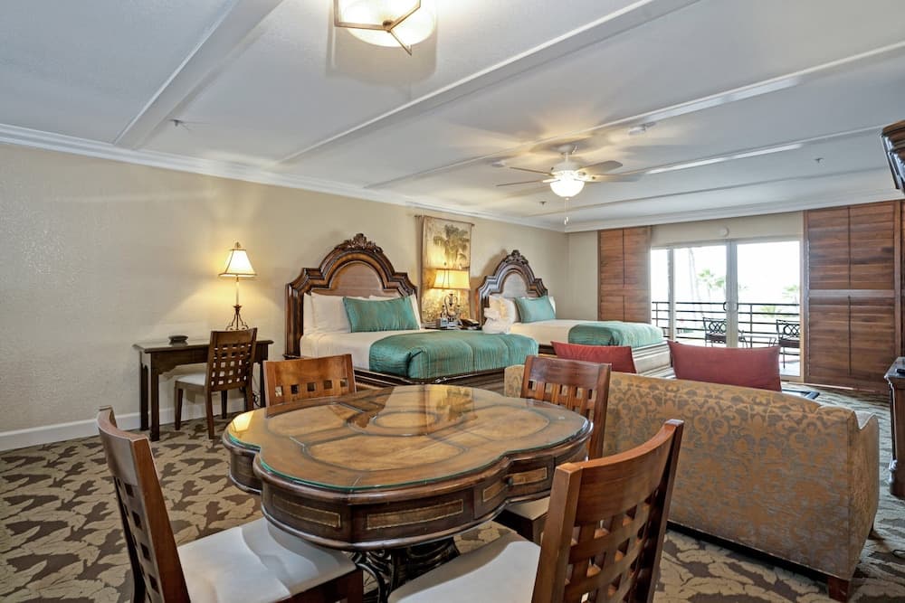 Suite (Coastal Living) room photo