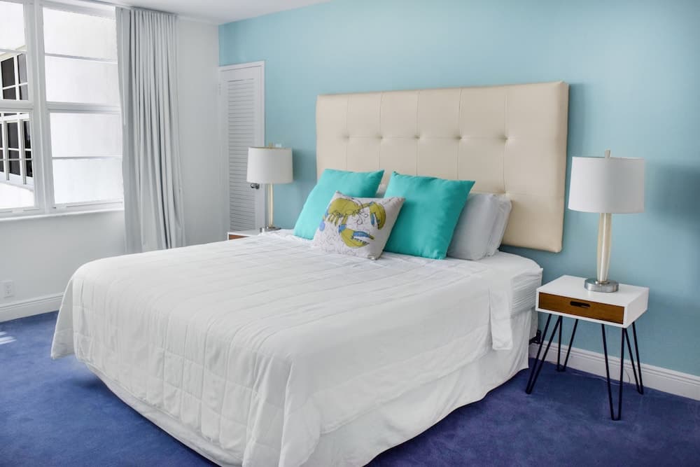 Deluxe Suite, 1 Bedroom, Balcony, City View room photo