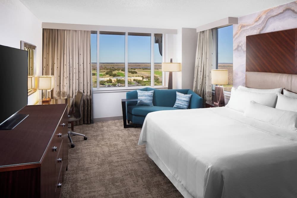 Room, 1 King Bed, Golf View, Corner room photo