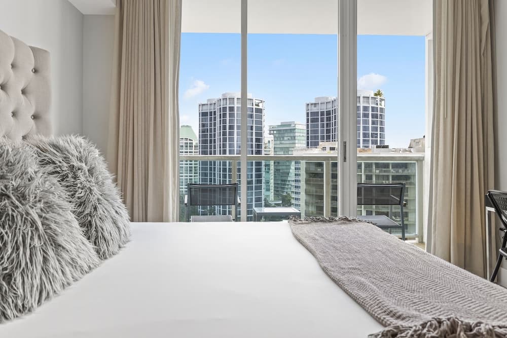 Deluxe Studio, Kitchenette, Bay View room photo