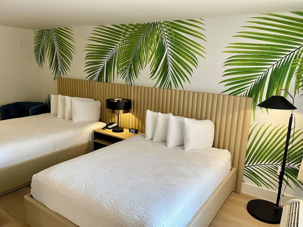 Deluxe Room Two Queen Beds room photo