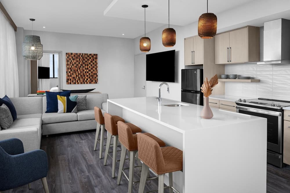 Suite, 3 Bedrooms, City View (Kitchen) room photo