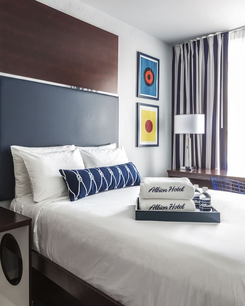 Standard Room (Petite) room photo