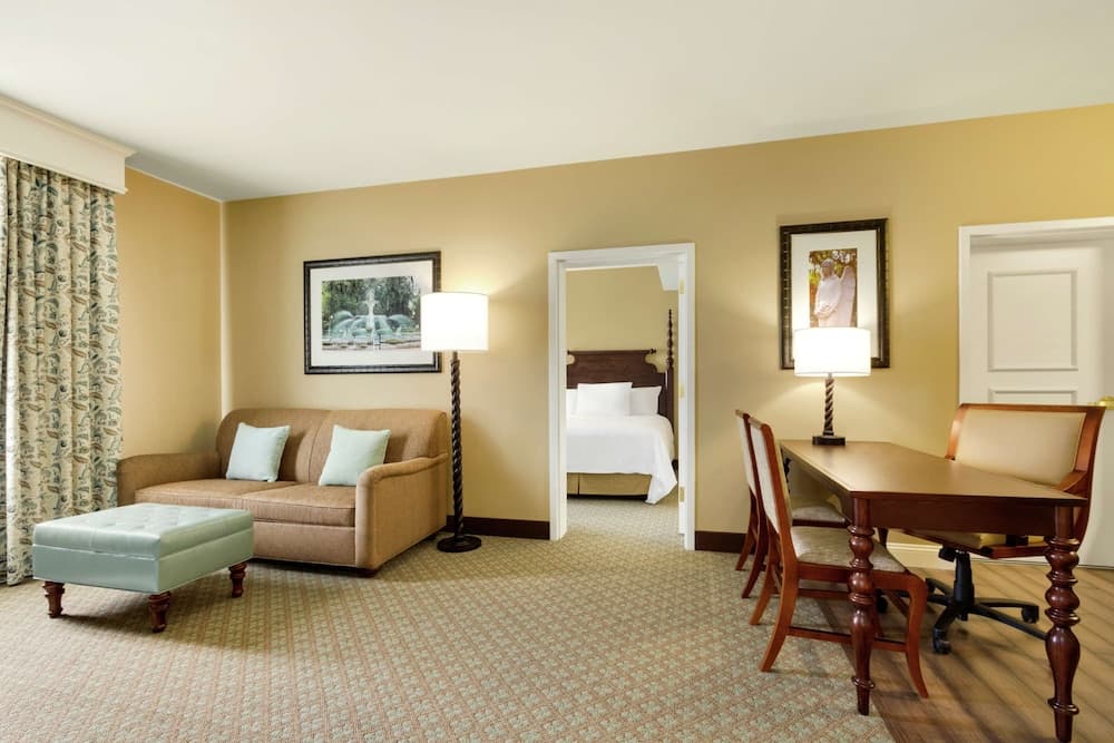 Suite, 1 King Bed, Accessible, Bathtub room photo