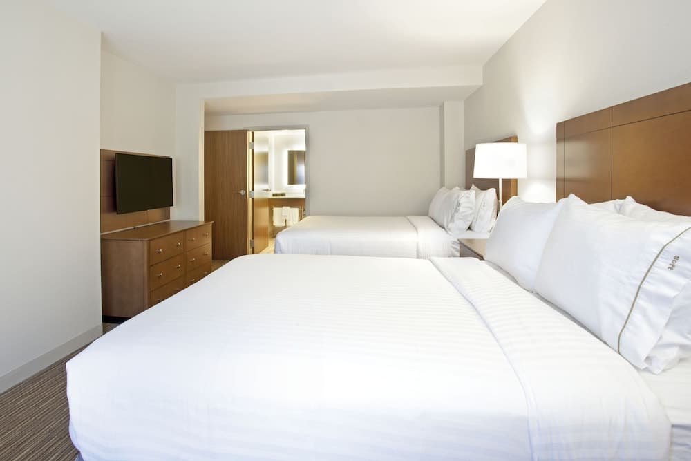 Standard Room, 2 Queen Beds, Accessible (Comm) room photo