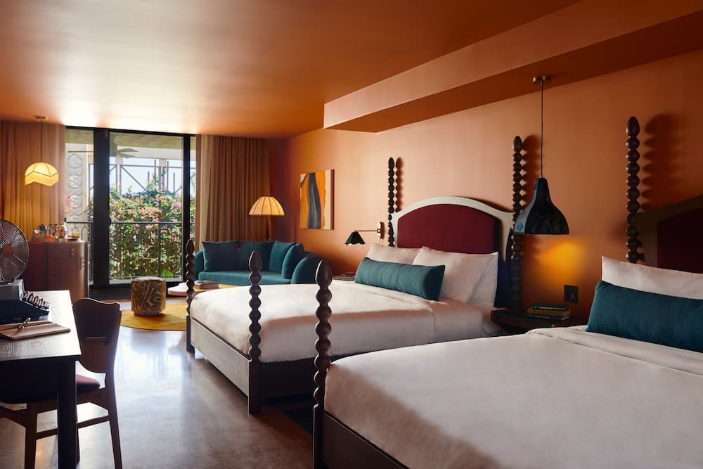 Deluxe Room, Multiple Beds room photo