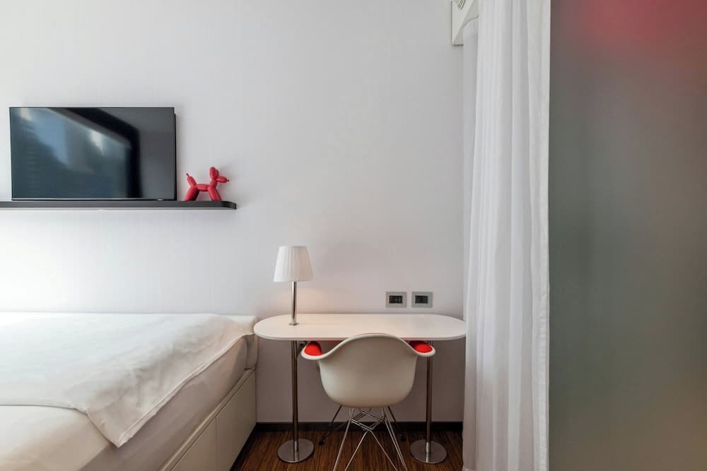 Premium Room, 1 King Bed (View) room photo