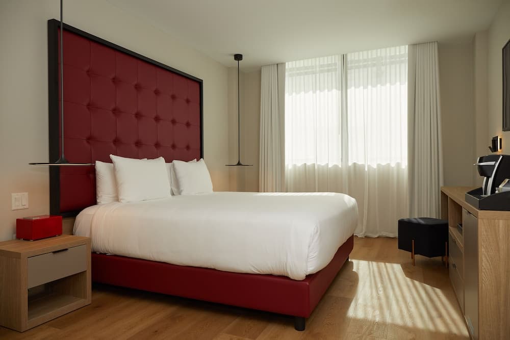 Superior Room, 1 King Bed room photo