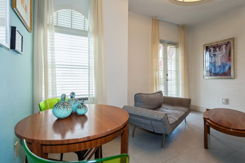 One-Bedroom King (Self Check-in) room photo
