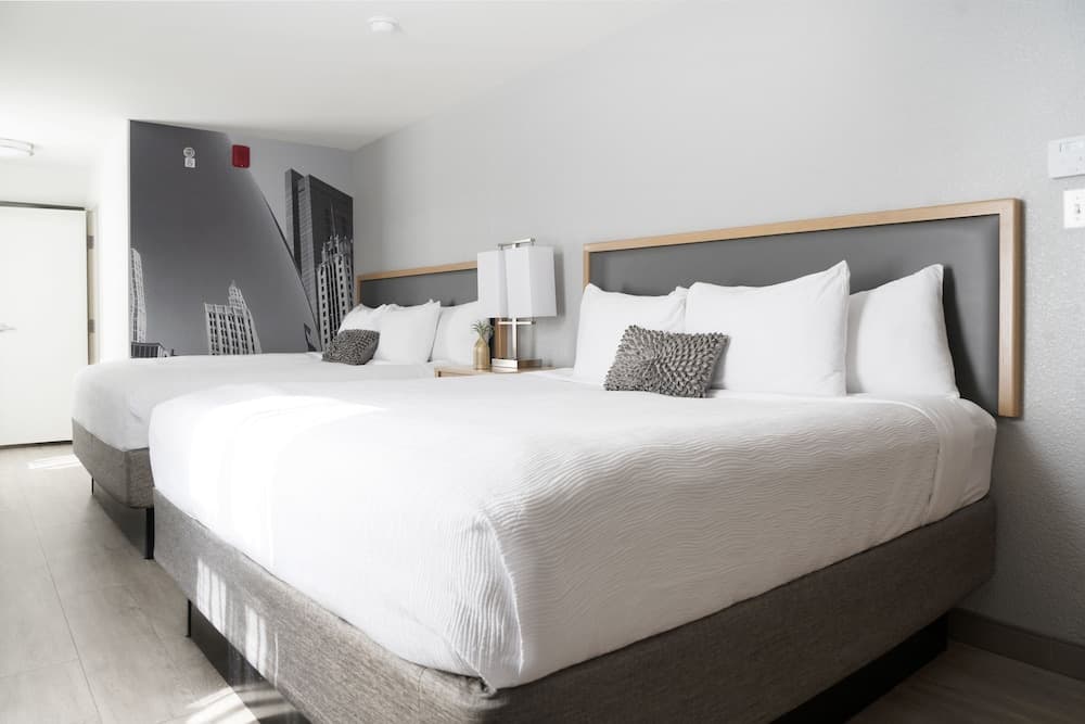 Premium Room, Multiple Beds (Smoke Free) room photo