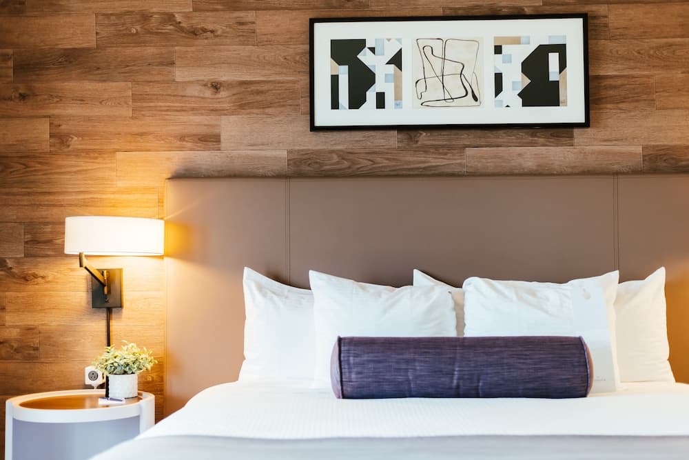 Classic Room, 1 King Bed, Balcony room photo