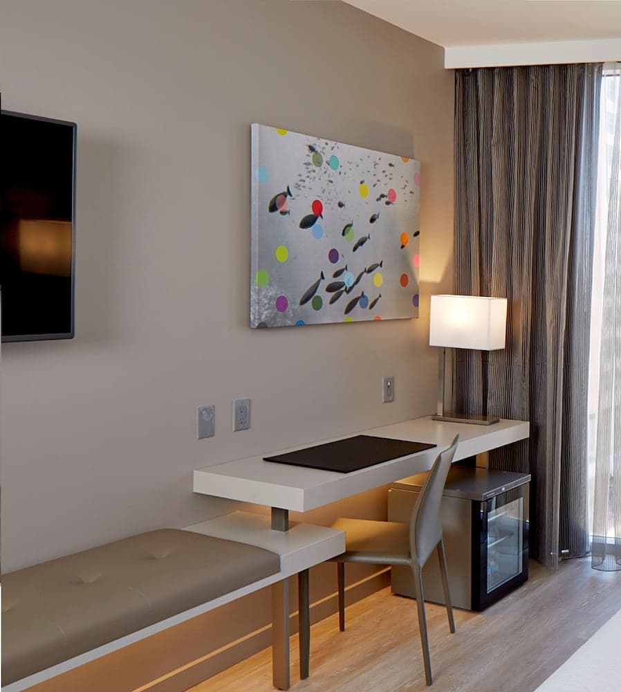 Deluxe Room, 1 King Bed, Balcony (Hearing Accessible) room photo