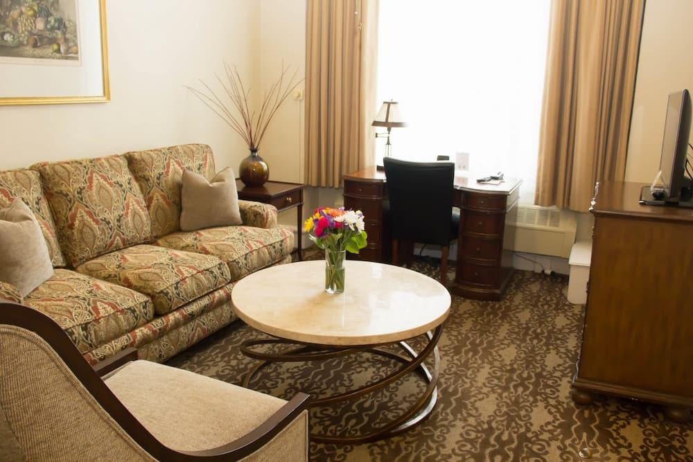 Suite, 1 Bedroom (Romance, No Air Conditioning) room photo