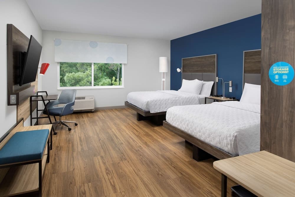Room, 2 Queen Beds, Accessible (Mobility & Hearing, Roll-in Shower) room photo