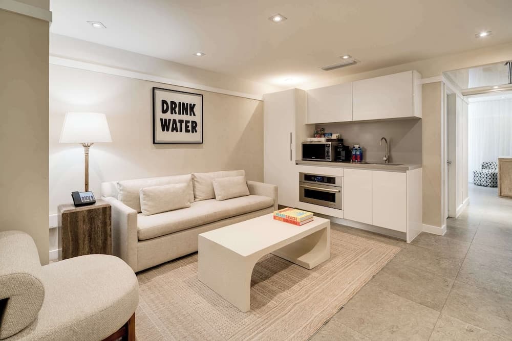 Jr. Suite King with Terrace room photo