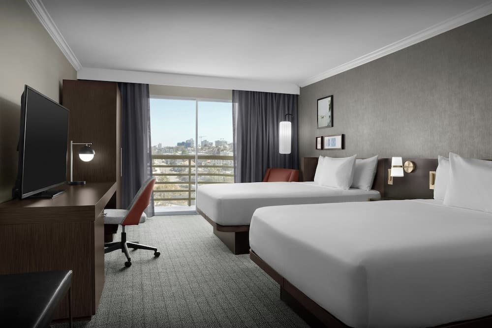 Room, 2 Queen Beds (Mobility Accessible, Roll-In Shower) room photo