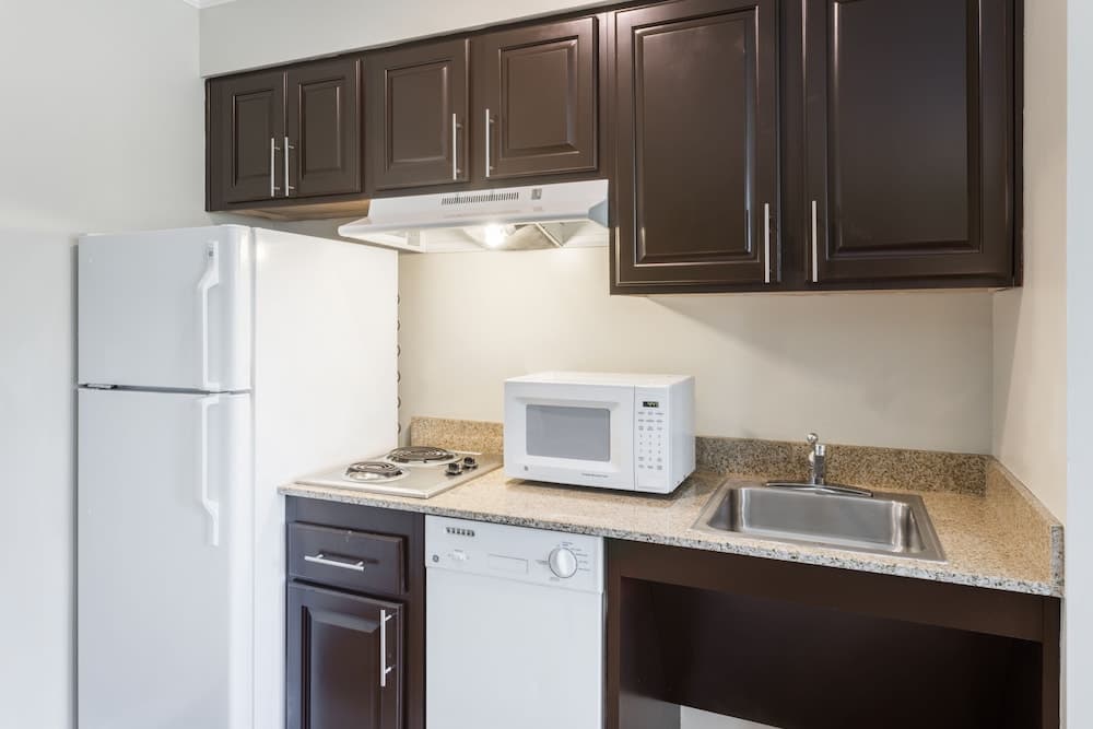 Studio Suite, 2 Double Beds, Accessible, Kitchen (Mobility Tub) room photo