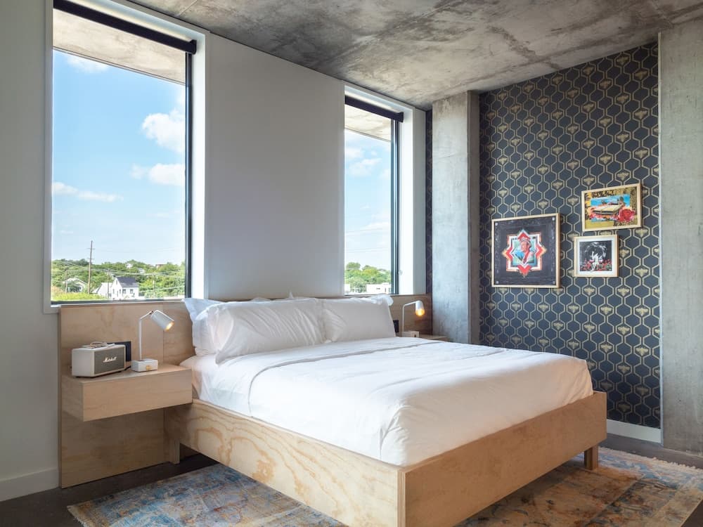 Room, Corner room photo