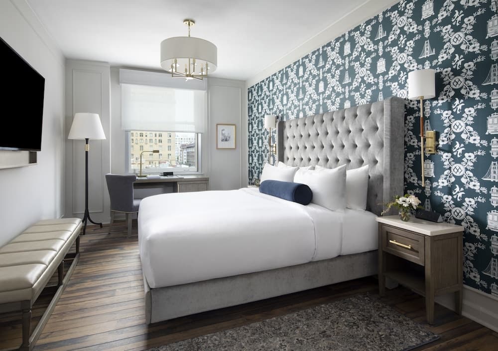 Classic Room, 1 King Bed room photo