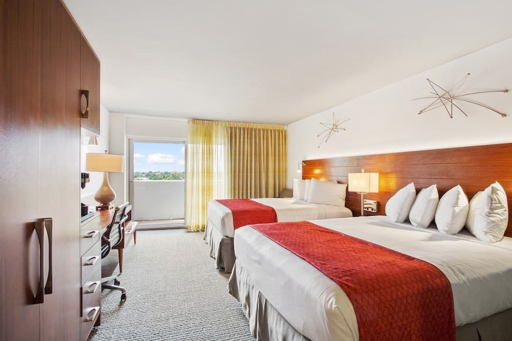 Room, 2 Queen Beds, Balcony room photo