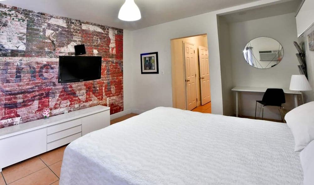 Trendy Vibrant Chic One bedroom with One Queen Bed room photo